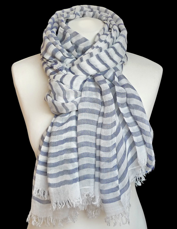 großer leichter Schal mit Fransen, Streifen, gestreift, graublau, weiß